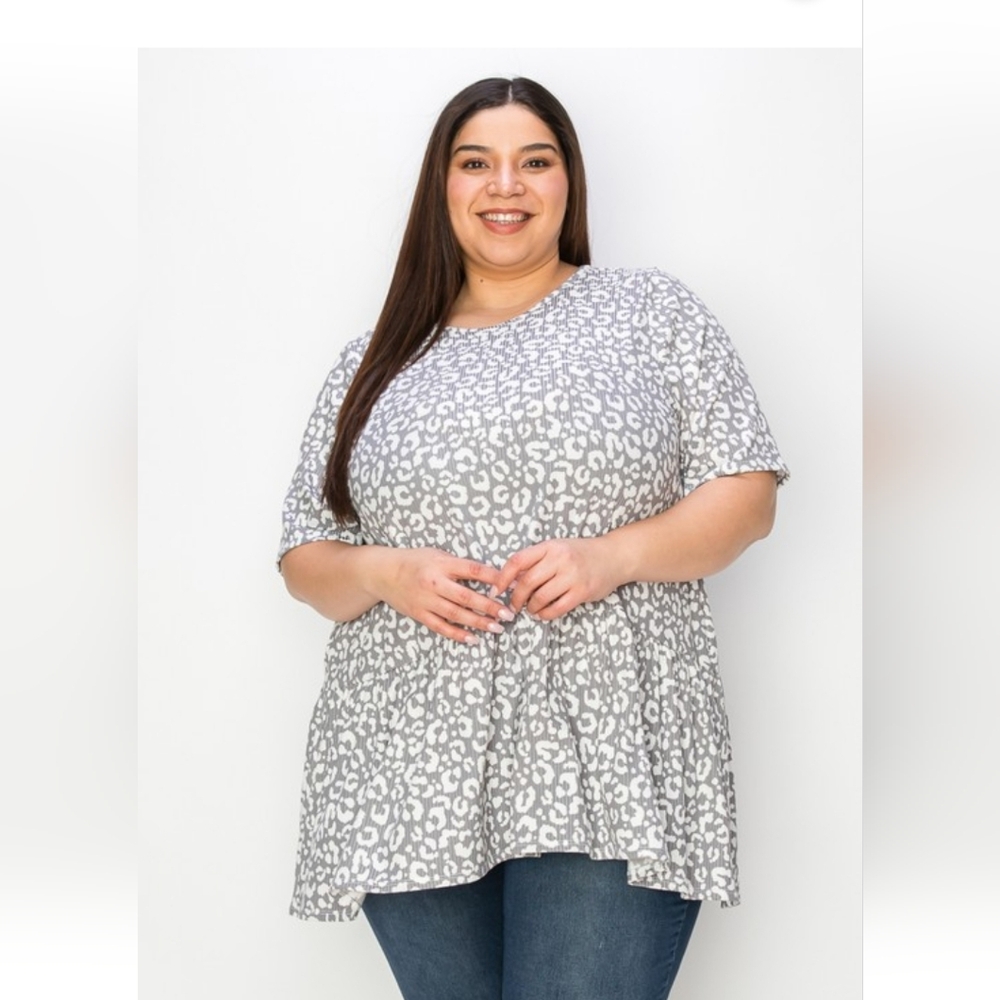 NWT Extra Plus Size Chic Gray Animal Print Women's Blouse